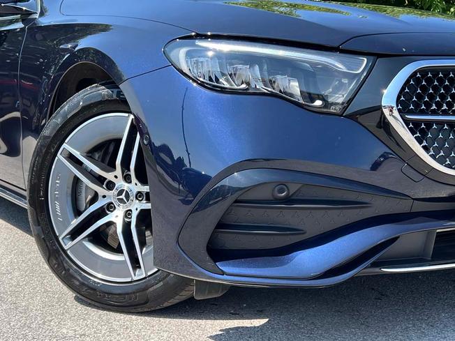 MERCEDES-BENZ E Class Photo 12