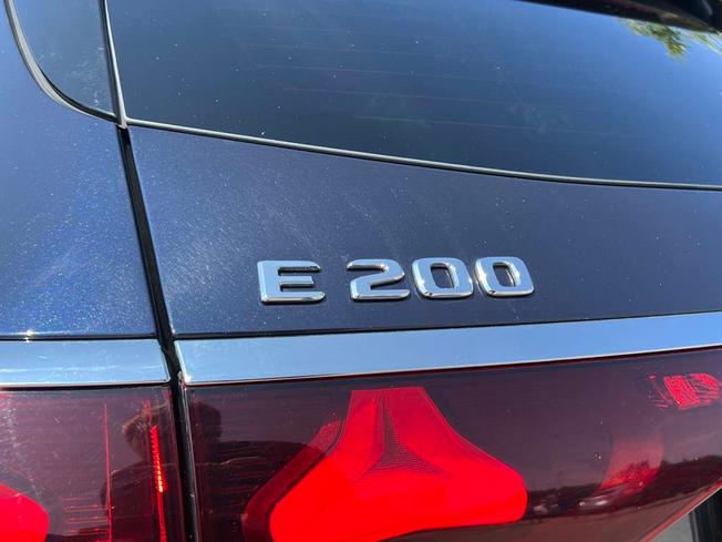 MERCEDES-BENZ E Class Photo 20
