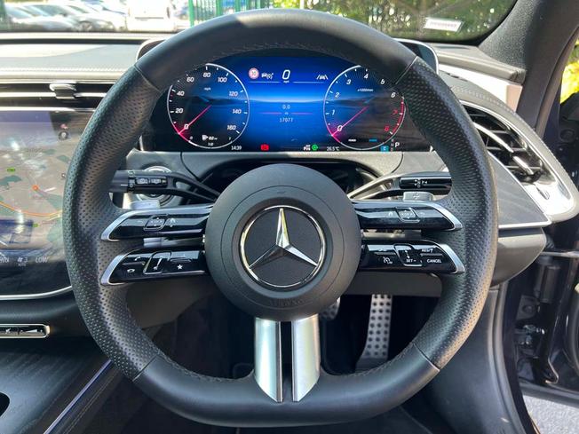 MERCEDES-BENZ E Class Photo 25