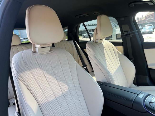 MERCEDES-BENZ E Class Photo 42