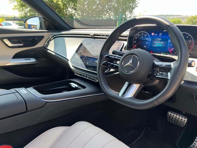 MERCEDES-BENZ E Class Photo 5