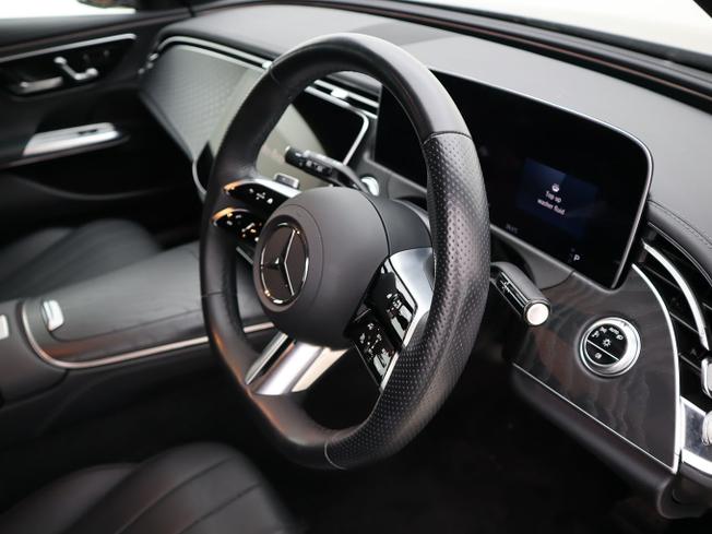MERCEDES-BENZ E Class Photo 11
