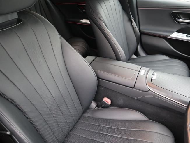 MERCEDES-BENZ E Class Photo 12