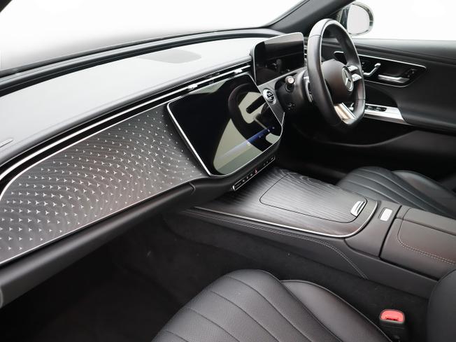 MERCEDES-BENZ E Class Photo 17