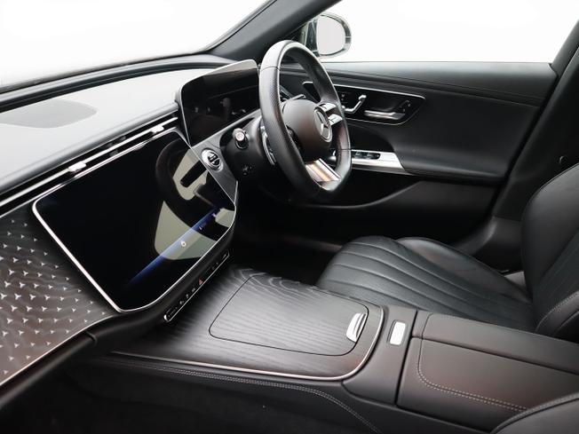 MERCEDES-BENZ E Class Photo 3