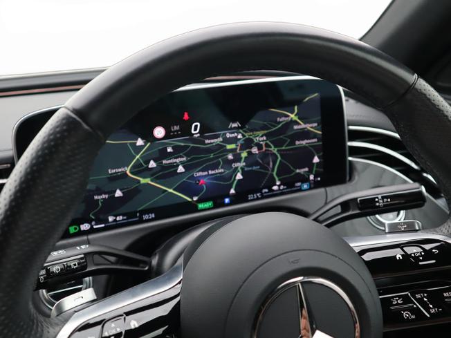 MERCEDES-BENZ E Class Photo 35
