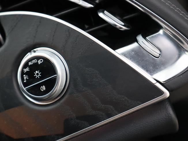 MERCEDES-BENZ E Class Photo 39