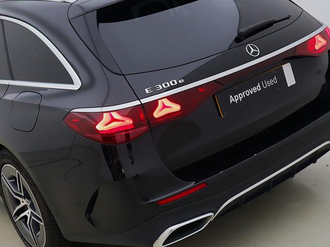 MERCEDES-BENZ E Class Photo 42