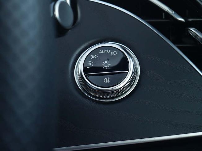 MERCEDES-BENZ E Class Photo 15