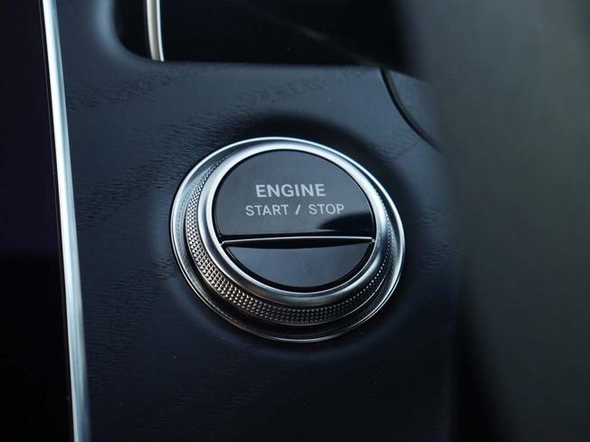 MERCEDES-BENZ E Class Photo 19