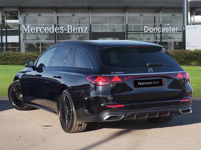 MERCEDES-BENZ E Class Photo 2