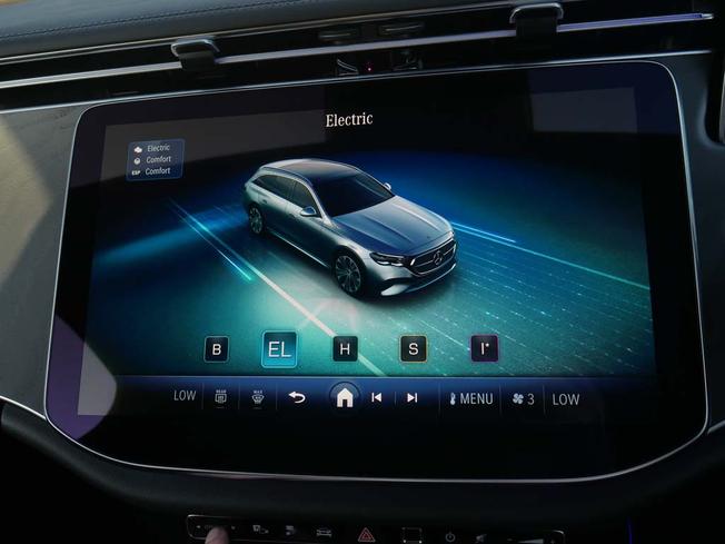 MERCEDES-BENZ E Class Photo 29