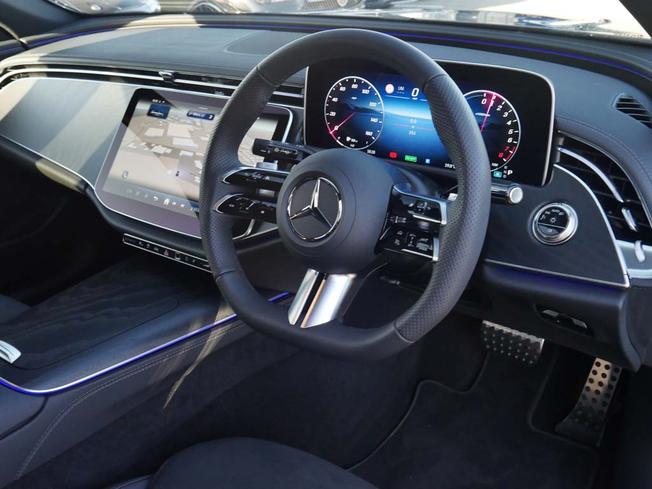 MERCEDES-BENZ E Class Photo 37