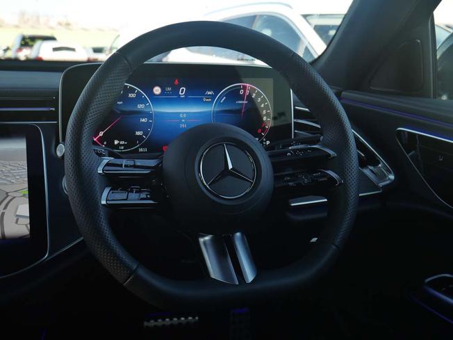MERCEDES-BENZ E Class Photo 44