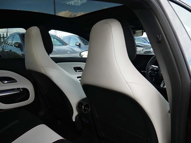 MERCEDES-BENZ CLA Class Photo 32