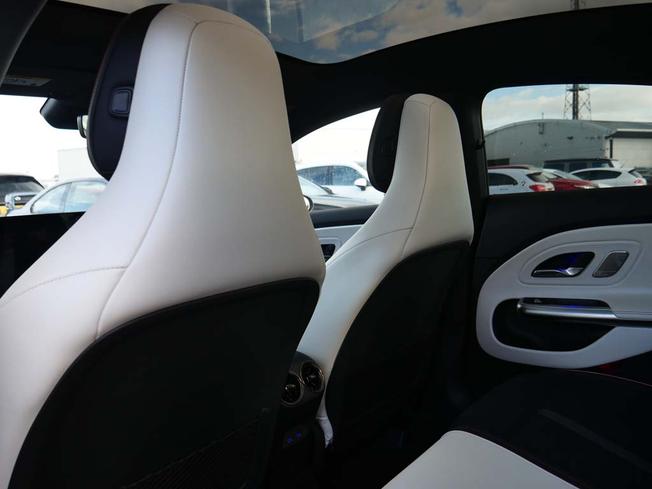 MERCEDES-BENZ CLA Class Photo 35