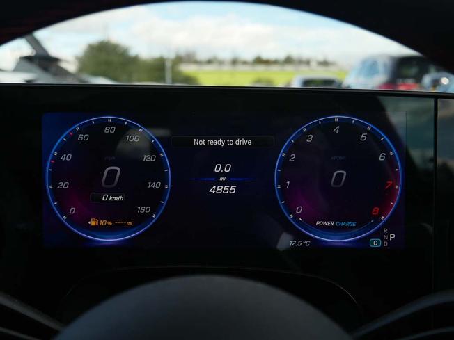 MERCEDES-BENZ CLA Class Photo 4