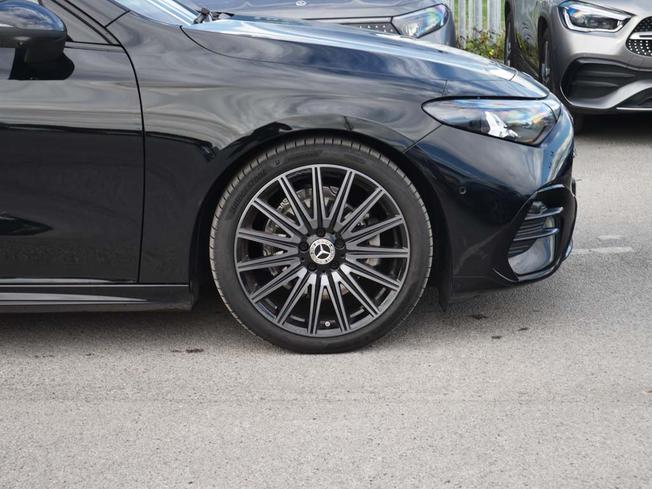 MERCEDES-BENZ CLA Class Photo 6