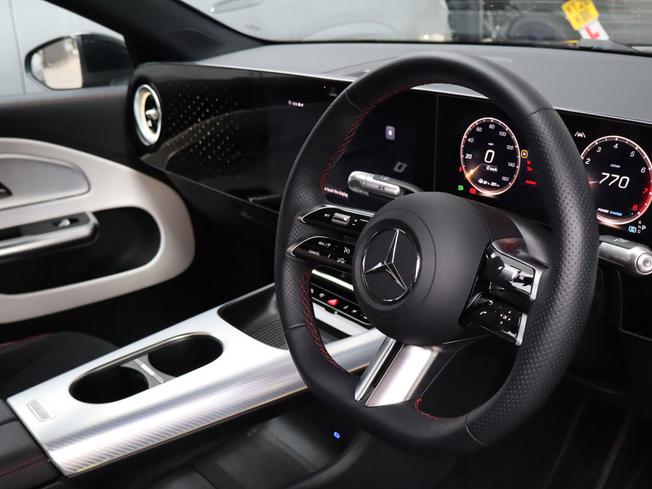 MERCEDES-BENZ Cla Class Photo 15