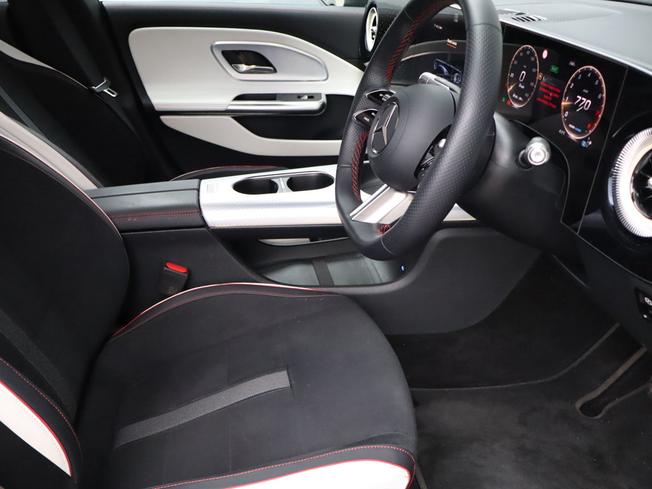 MERCEDES-BENZ Cla Class Photo 27