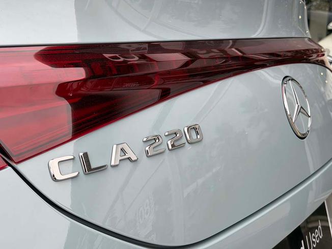 MERCEDES-BENZ CLA Class Photo 18
