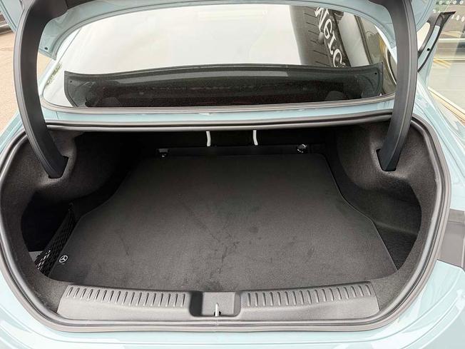 MERCEDES-BENZ CLA Class Photo 9