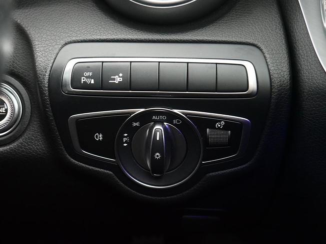 MERCEDES-BENZ C Class Photo 14