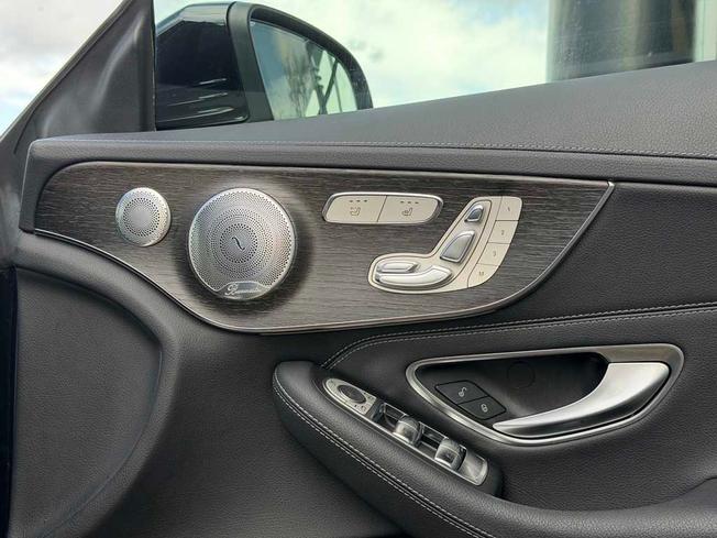 MERCEDES-BENZ C Class Photo 22