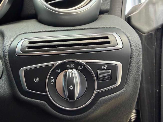MERCEDES-BENZ C Class Photo 25