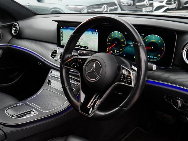 MERCEDES-BENZ E Class Photo 13