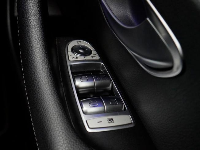 MERCEDES-BENZ E Class Photo 17