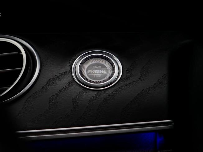 MERCEDES-BENZ E Class Photo 21