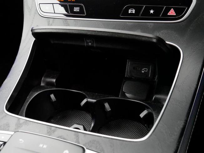 MERCEDES-BENZ E Class Photo 22