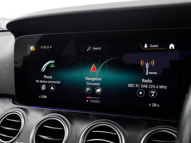 MERCEDES-BENZ E Class Photo 23