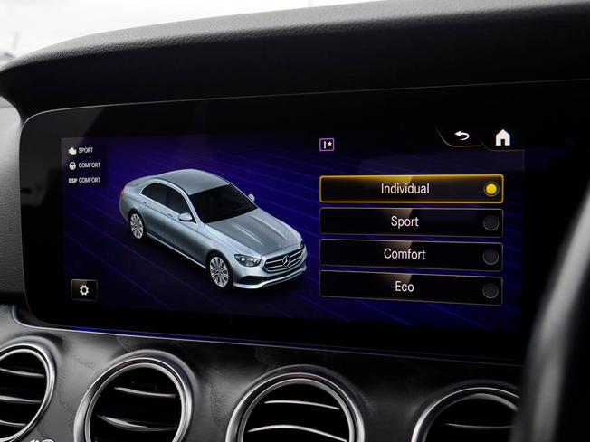 MERCEDES-BENZ E Class Photo 35
