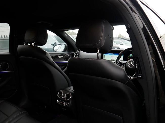 MERCEDES-BENZ E Class Photo 42