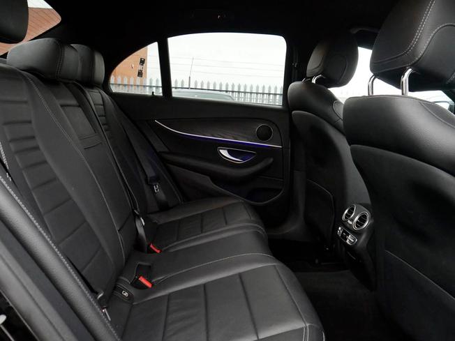 MERCEDES-BENZ E Class Photo 8