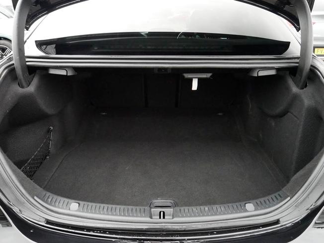 MERCEDES-BENZ E Class Photo 9