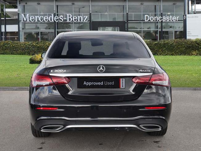 MERCEDES-BENZ E Class Photo 11