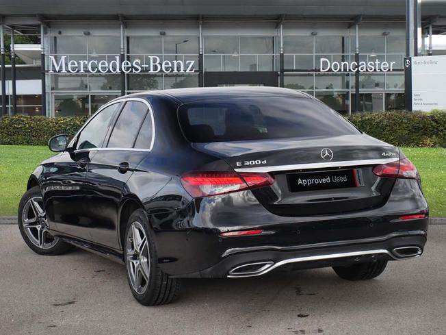 MERCEDES-BENZ E Class Photo 2