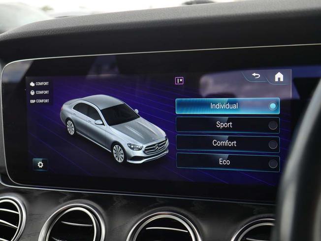 MERCEDES-BENZ E Class Photo 27