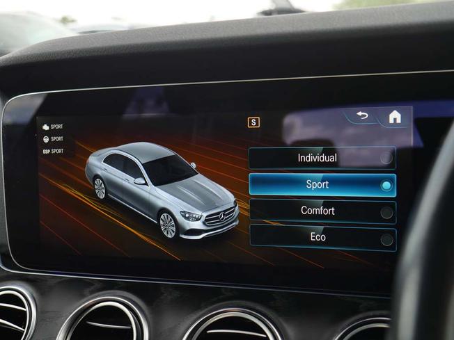 MERCEDES-BENZ E Class Photo 28