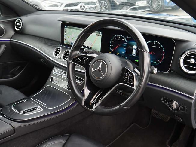 MERCEDES-BENZ E Class Photo 35