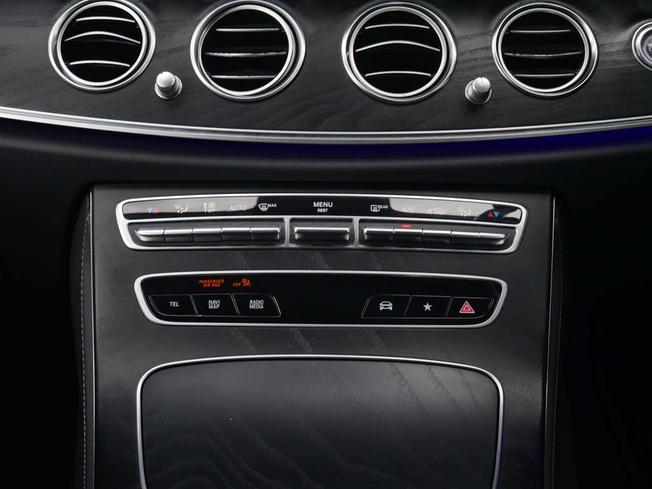 MERCEDES-BENZ E Class Photo 46