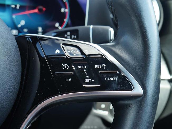 MERCEDES-BENZ E Class Photo 12