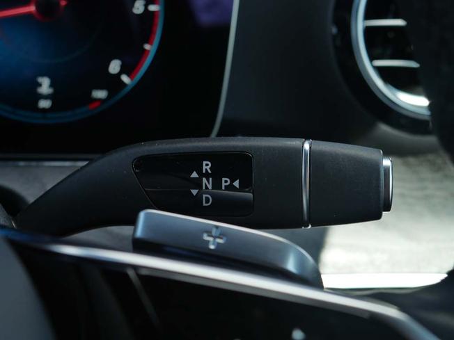 MERCEDES-BENZ E Class Photo 13
