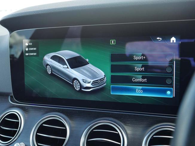 MERCEDES-BENZ E Class Photo 26