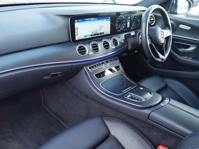 MERCEDES-BENZ E Class Photo 30
