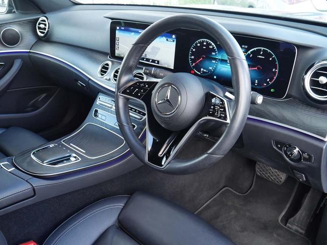 MERCEDES-BENZ E Class Photo 35