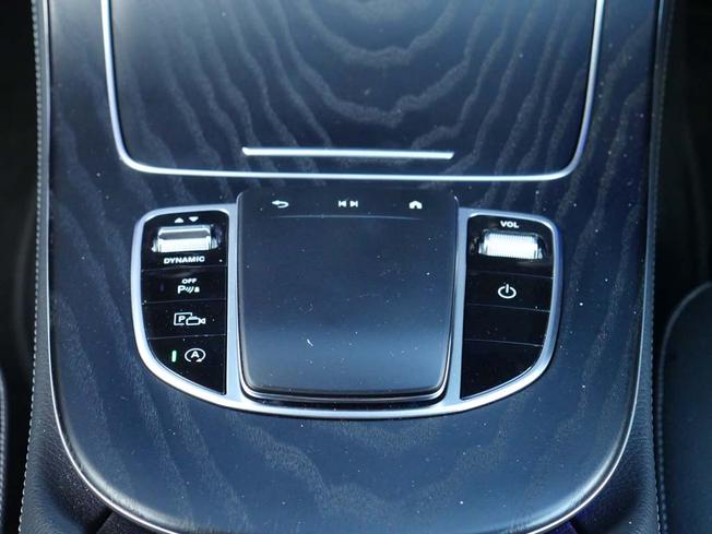 MERCEDES-BENZ E Class Photo 46